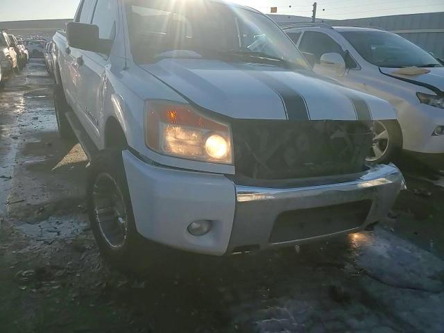 2012 Nissan Titan - Image 10