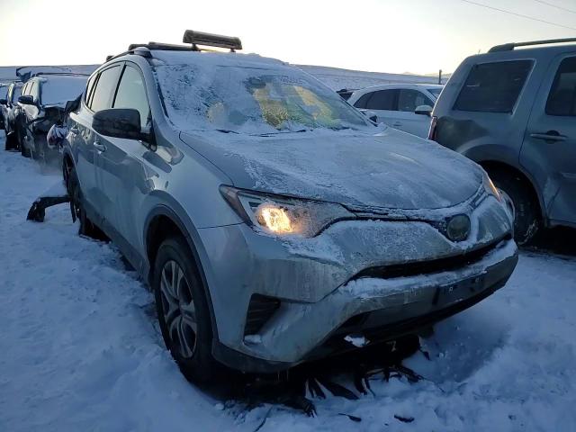 2018 Toyota RAV 4 - Image 12