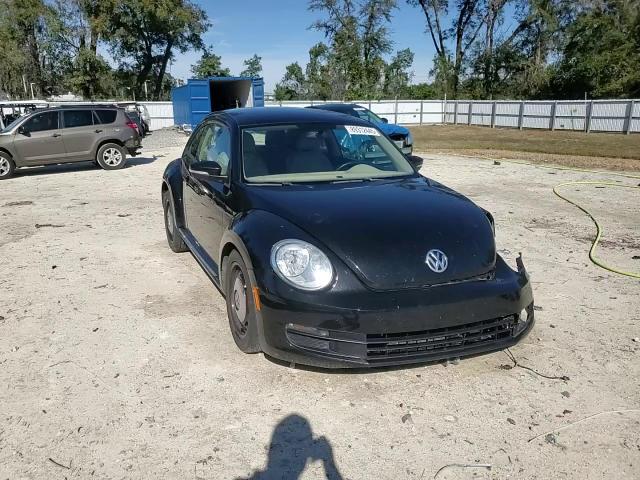 2013 Volkswagen Beetle - Image 13