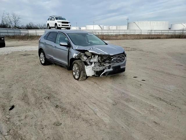2022 Ford Edge - Image 12