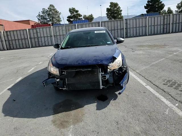 2013 Chevrolet Cruze - Image 11