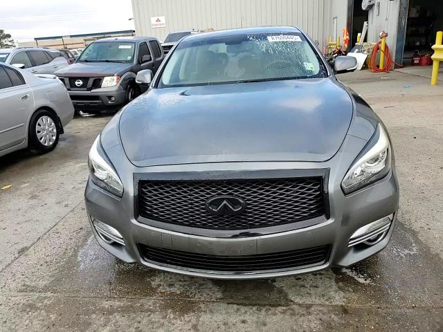 2017 Infiniti Q70 - Image 13