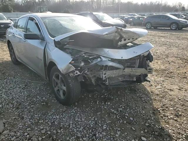 2016 Chevrolet Malibu - Image 11