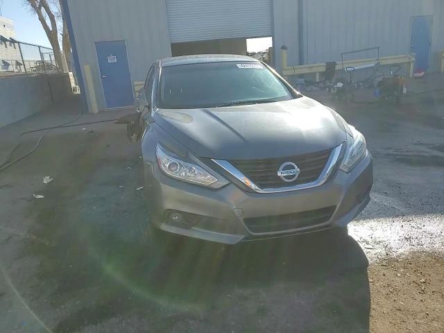 2018 Nissan Altima - Image 13