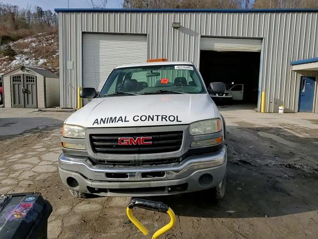 2004 GMC Sierra - Image 11