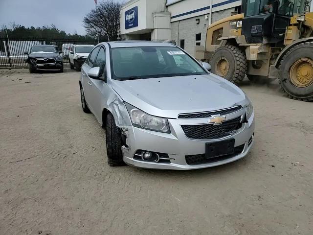 2013 Chevrolet Cruze - Image 10
