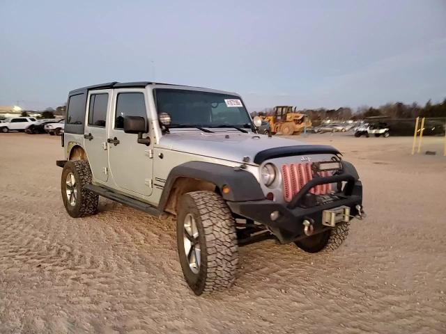 2012 Jeep Wrangler - Image 11