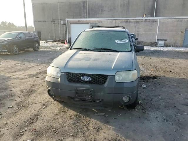 2005 Ford Escape - Image 12