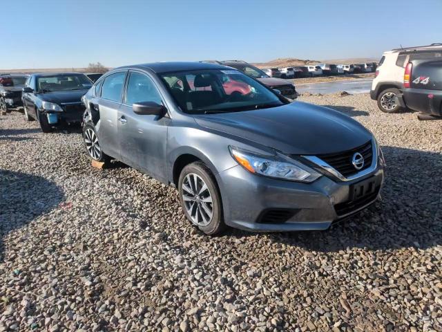 2017 Nissan Altima - Image 13