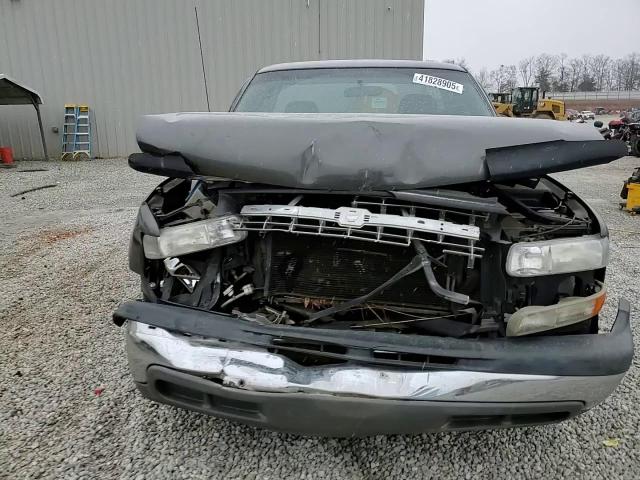 2002 Chevrolet Silverado - Image 11