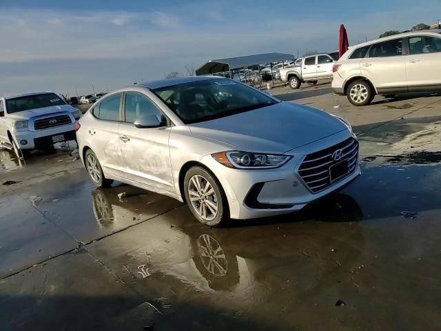 2018 Hyundai Elantra - Image 13