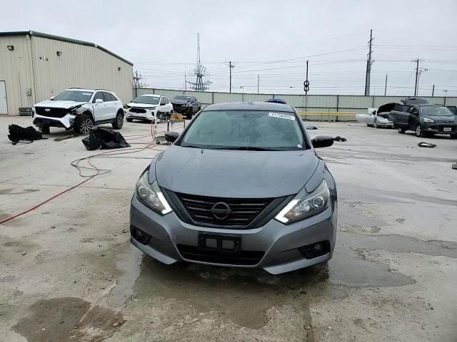 2017 Nissan Altima - Image 13