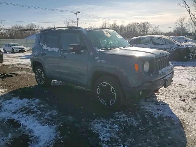 2015 Jeep Renegade - Image 11