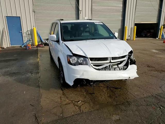 2019 Dodge Caravan - Image 14