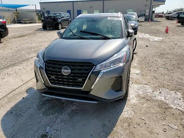 2022 Nissan Kicks - Image 16