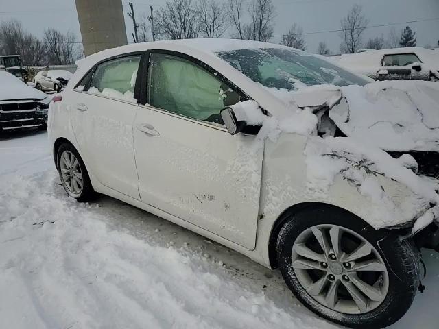 2014 Hyundai Elantra - Image 11