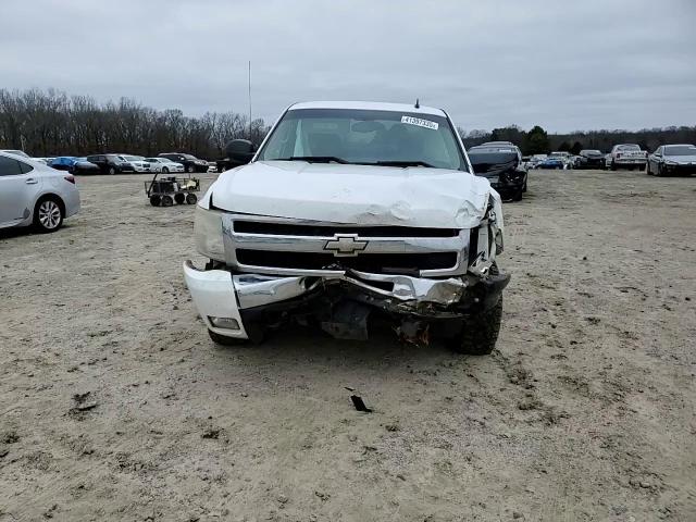 2011 Chevrolet Silverado - Image 11