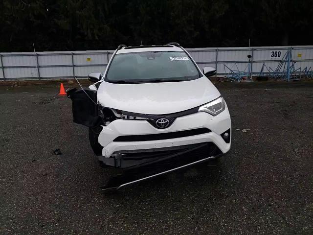 2017 Toyota RAV 4 - Image 12
