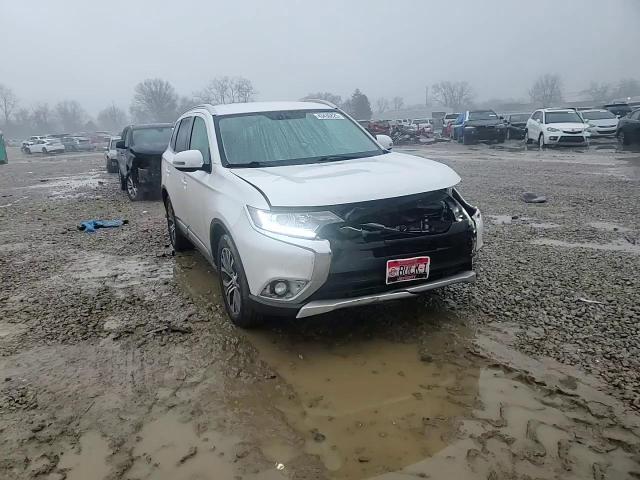 2017 Mitsubishi Outlander - Image 12