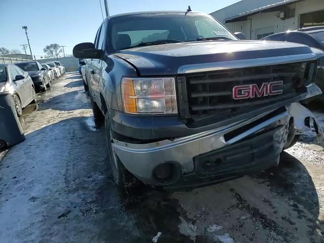 2011 GMC Sierra - Image 11