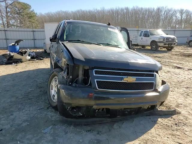 2014 Chevrolet Suburban - Image 11