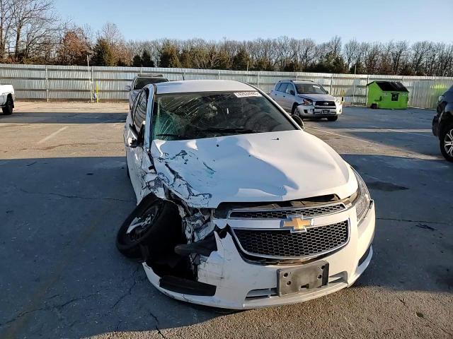 2013 Chevrolet Cruze - Image 11
