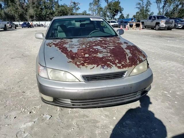 1997 Lexus ES - Image 11