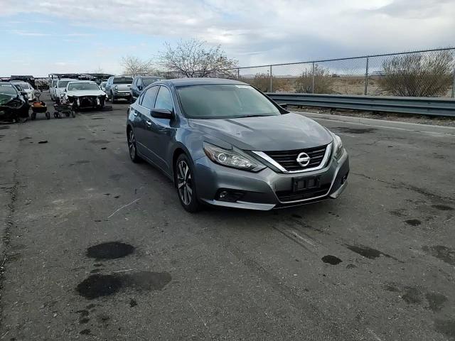 2017 Nissan Altima - Image 10