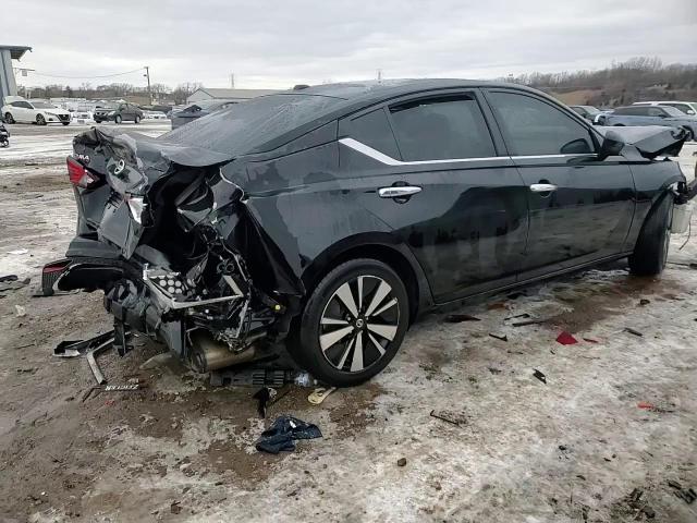 2021 Nissan Altima - Image 14