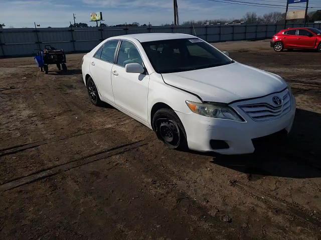 2011 Toyota Camry - Image 11