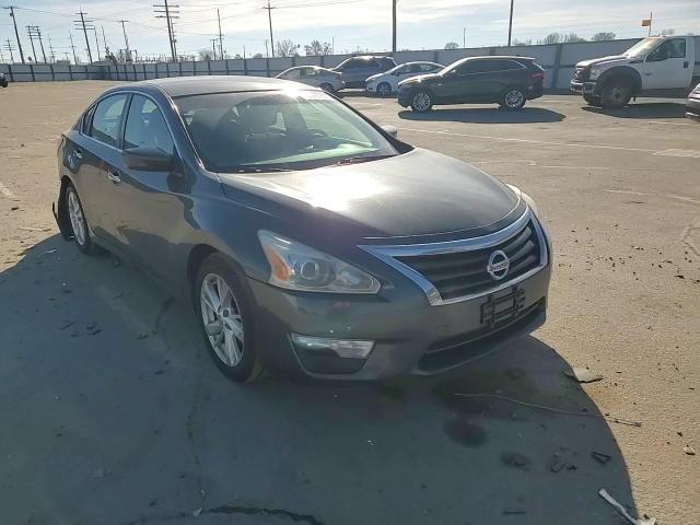 2013 Nissan Altima - Image 11