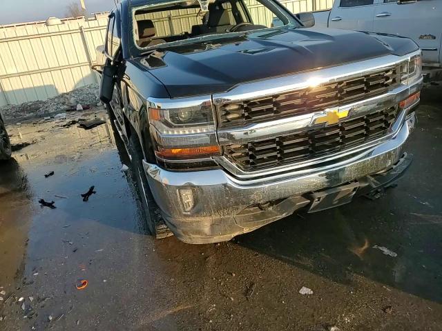 2016 Chevrolet Silverado - Image 11