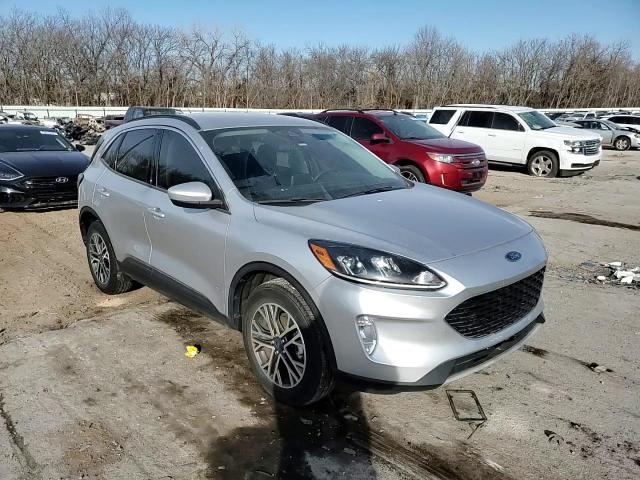2020 Ford Escape - Image 12