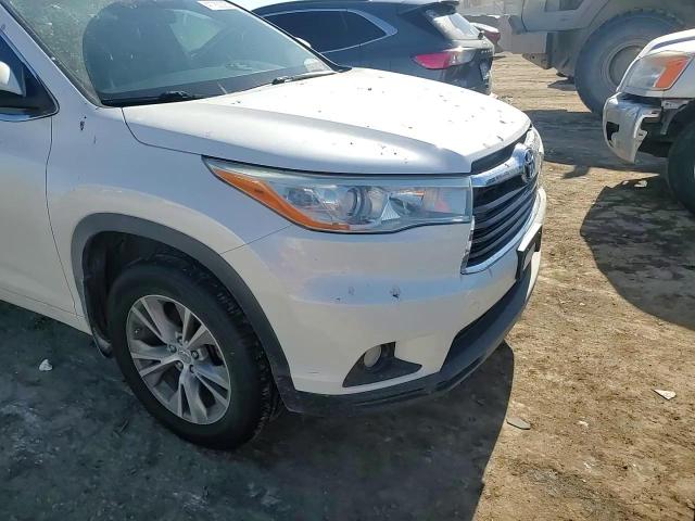 2014 Toyota Highlander - Image 11