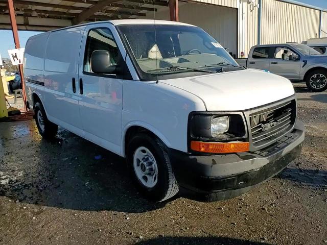 2017 GMC Savana - Image 14
