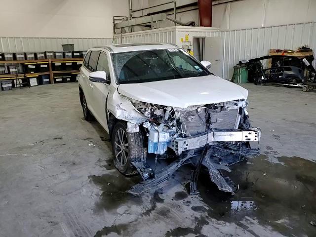 2019 Toyota Highlander - Image 11