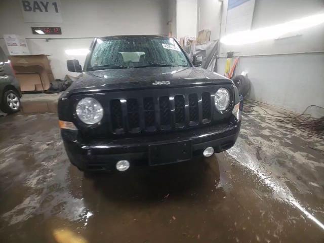 2015 Jeep Liberty (Patriot) - Image 13