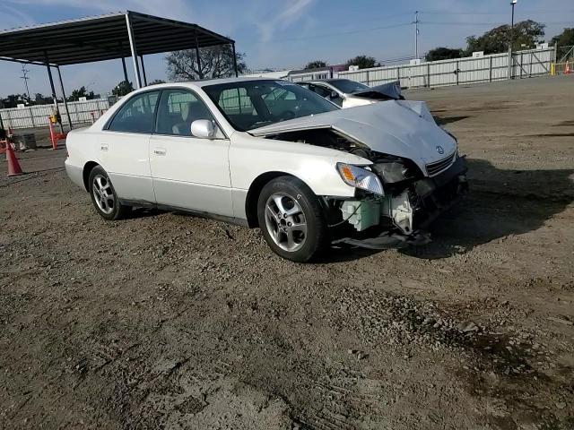 2001 Lexus ES - Image 11