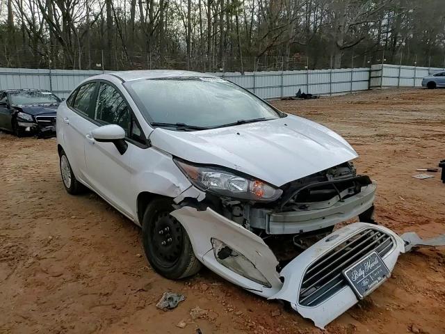 2016 Ford Fiesta - Image 10