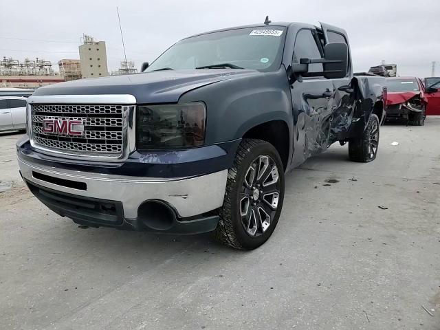 2010 GMC Sierra - Image 11