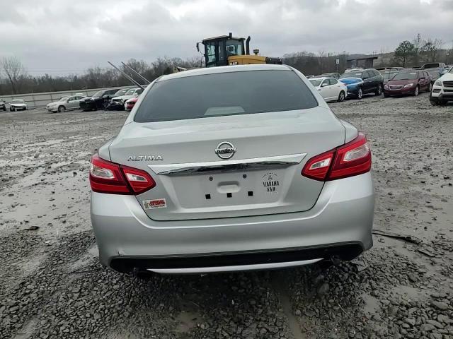 2017 Nissan Altima - Image 13
