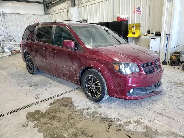 2017 Dodge Caravan - Image 11