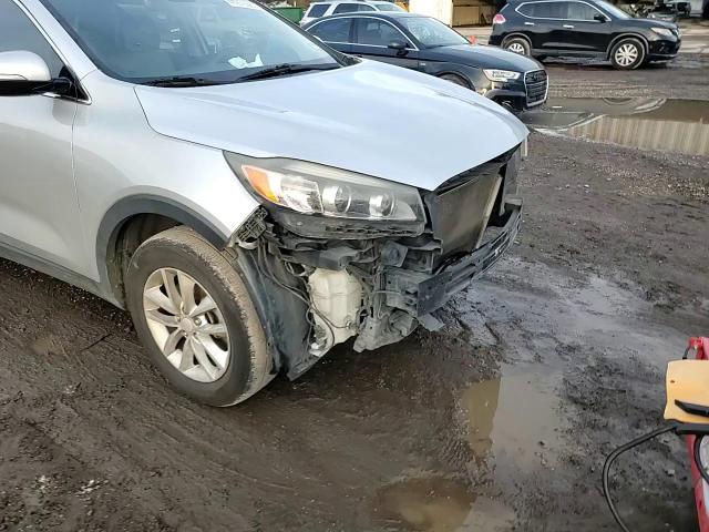 2016 Kia Sorento - Image 12