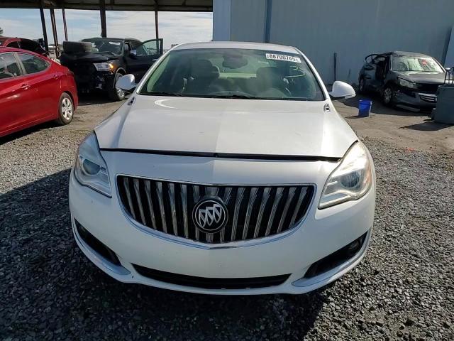 2016 Buick Regal - Image 13