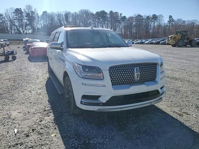 2021 Lincoln Navigator - Image 12