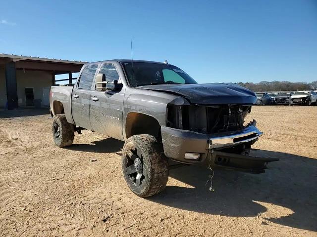 2011 Chevrolet Silverado - Image 11