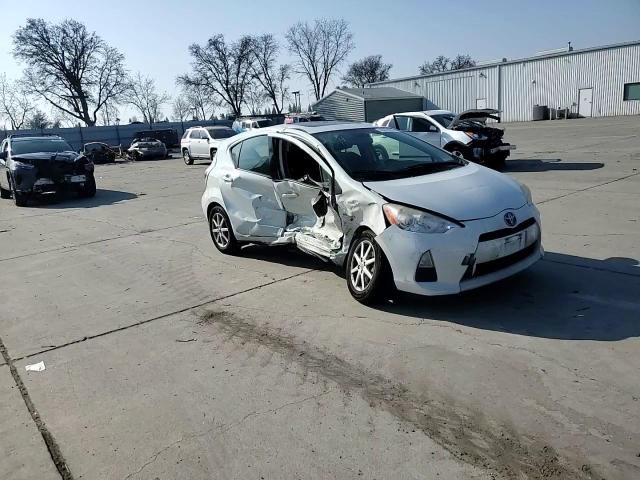 2012 Toyota Prius - Image 11