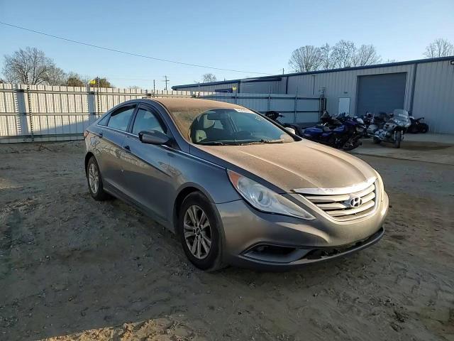 2013 Hyundai Sonata - Image 11