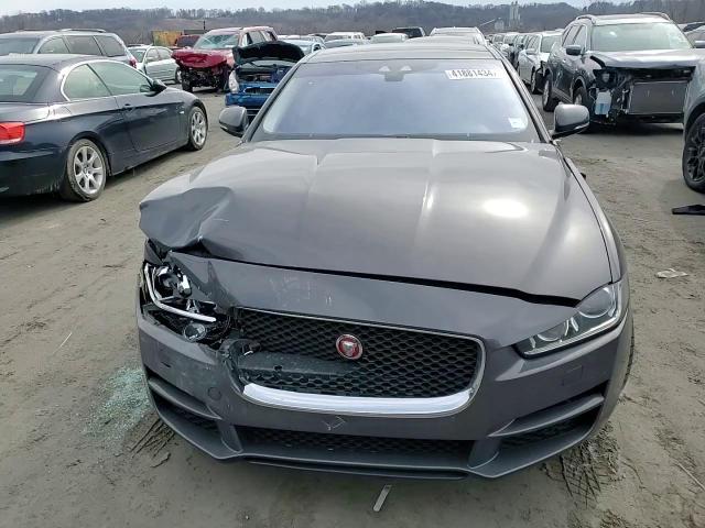 SAJAK4BV3HA948348 2017 Jaguar Xe Prestige