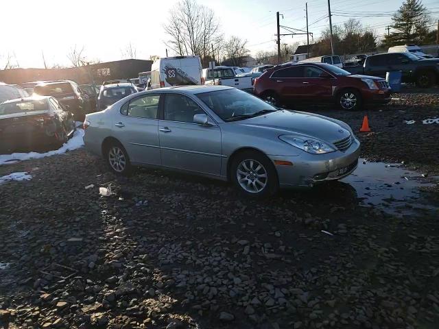 2002 Lexus ES - Image 11
